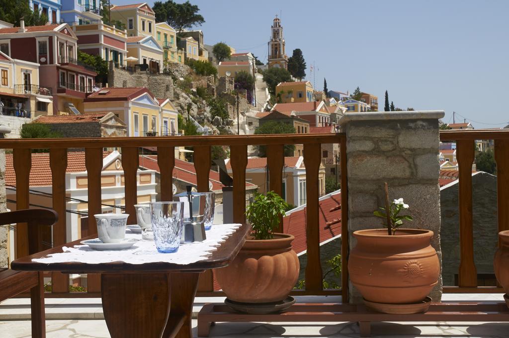 Athina Studios Simi Dış mekan fotoğraf